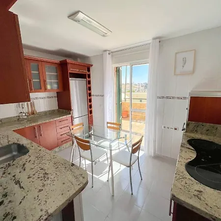 דירה Playaquebrada & Pool Cozy Flat בנאלמדנה