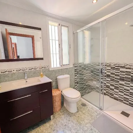 Playaquebrada & Pool Cozy Flat דירה
